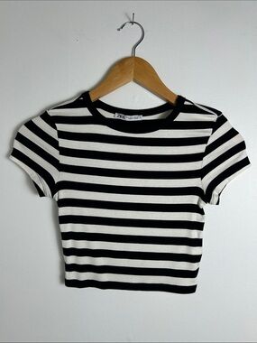 Zara Black and White Striped Crop Top women size small capsule wardrobe